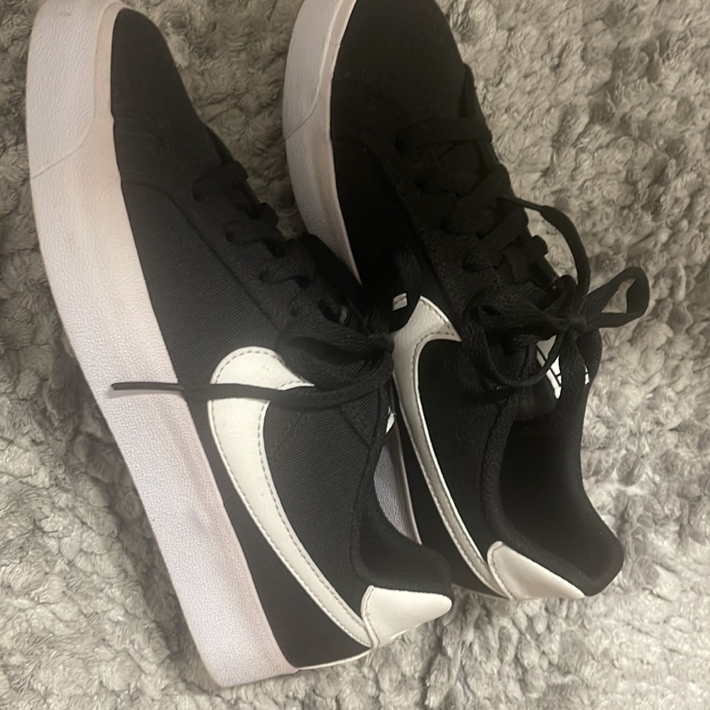 Nike Shoes - Picture 5 of 5